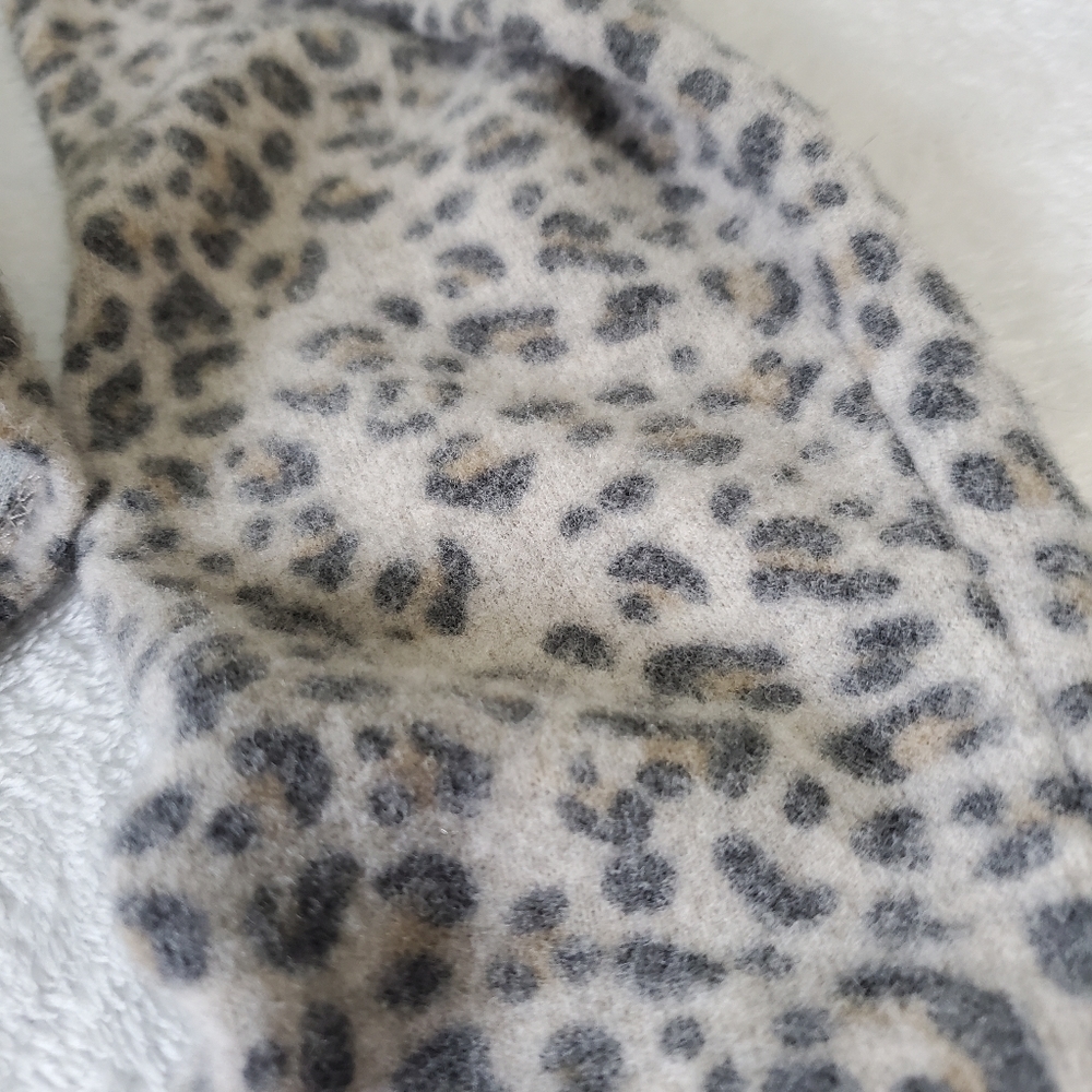 Leopard Print Super Soft Rouched Top - Picture 5 of 10